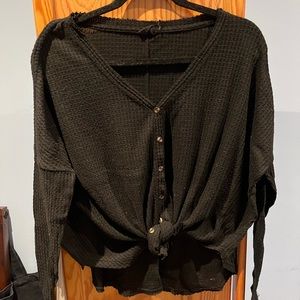 Urban Outfitters Long-Sleeve Bottom tie Tee